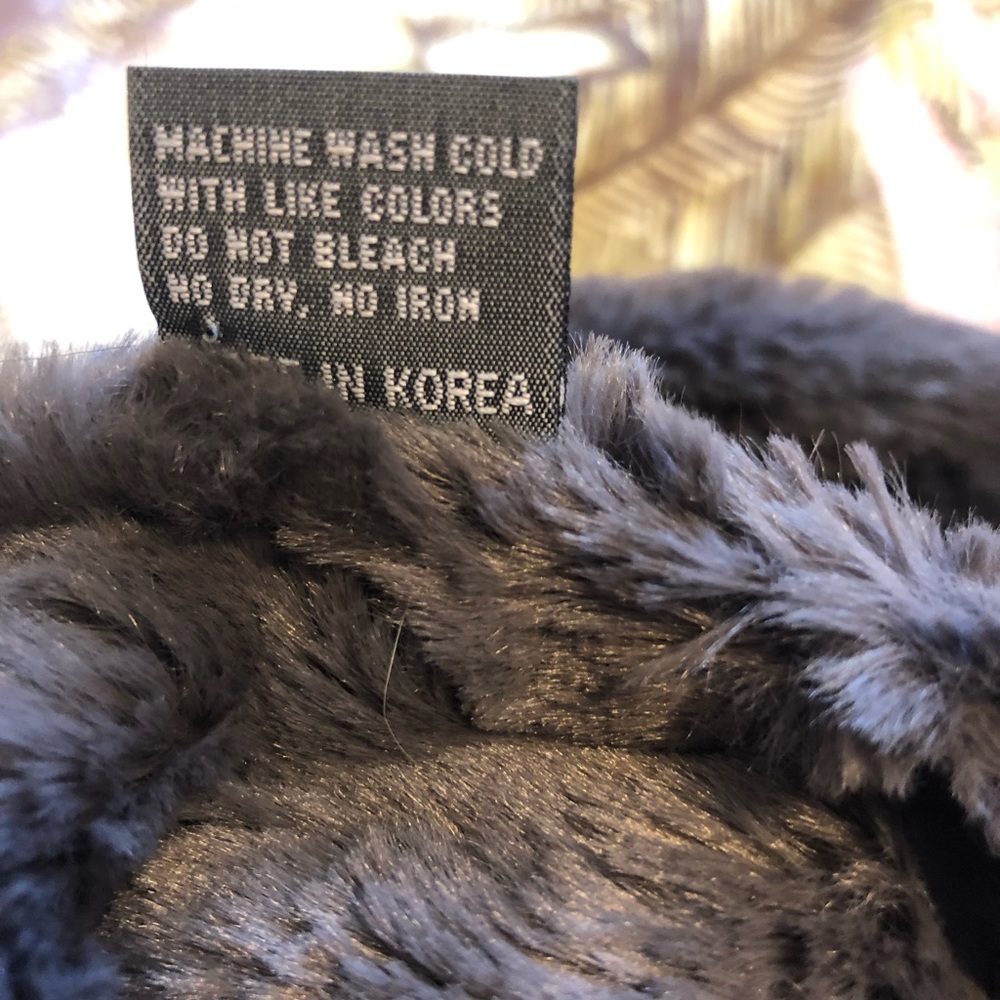 Faux fur infinity scarf 5 for $10 - Picture 2 of 3